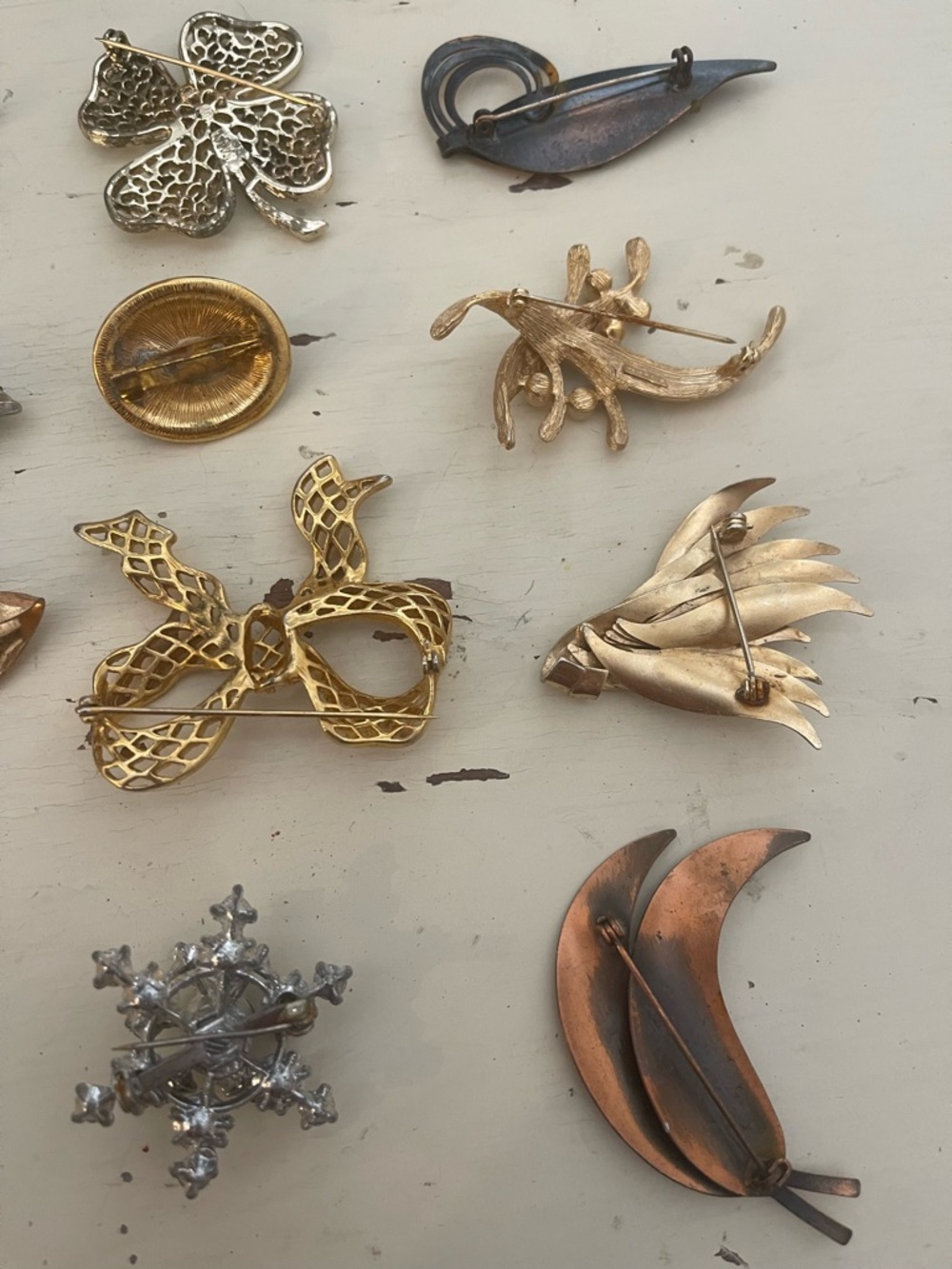 16 Vintage brooches HAVE WEAR AND TEAR (pls note overall value over 400$) - Picture 7 of 16